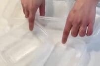 【作り置き冷凍弁当】しっかり火を通した「親子丼弁当」　三つ葉とブロッコリーの彩りが爽やかで最高