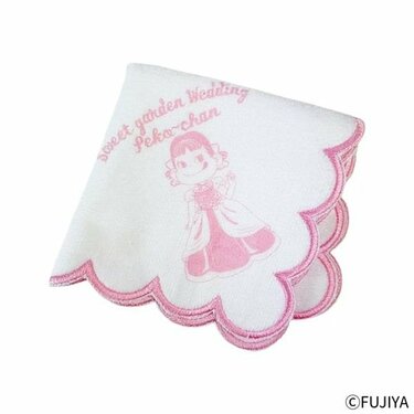 ドレス姿のペコちゃんに悶絶」不二家の新作ギフトが可愛すぎ！桜色の
