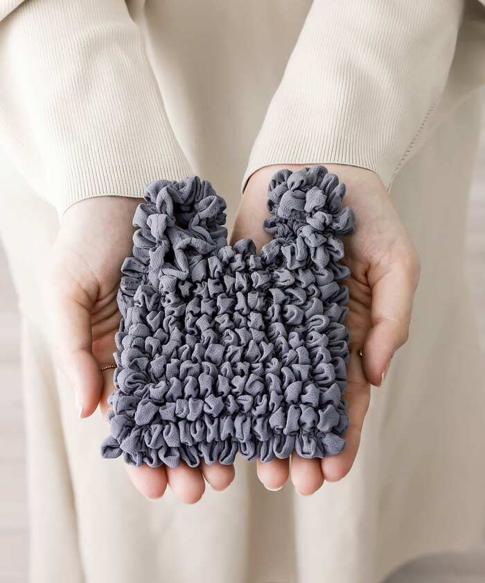 鞄の中でかさばらない