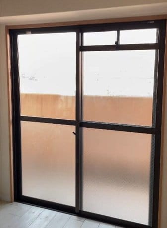 【賃貸DIY】秋冬の寒さ対策！寝室の窓が和モダンな二重窓に大変身！「オシャレで高見え」と話題