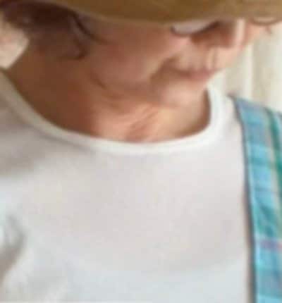 【61歳マダム】〈ゆったり白ボトムス〉をおしゃれに着こなす　大人の余裕を感じる3種のナチュラルコーデ