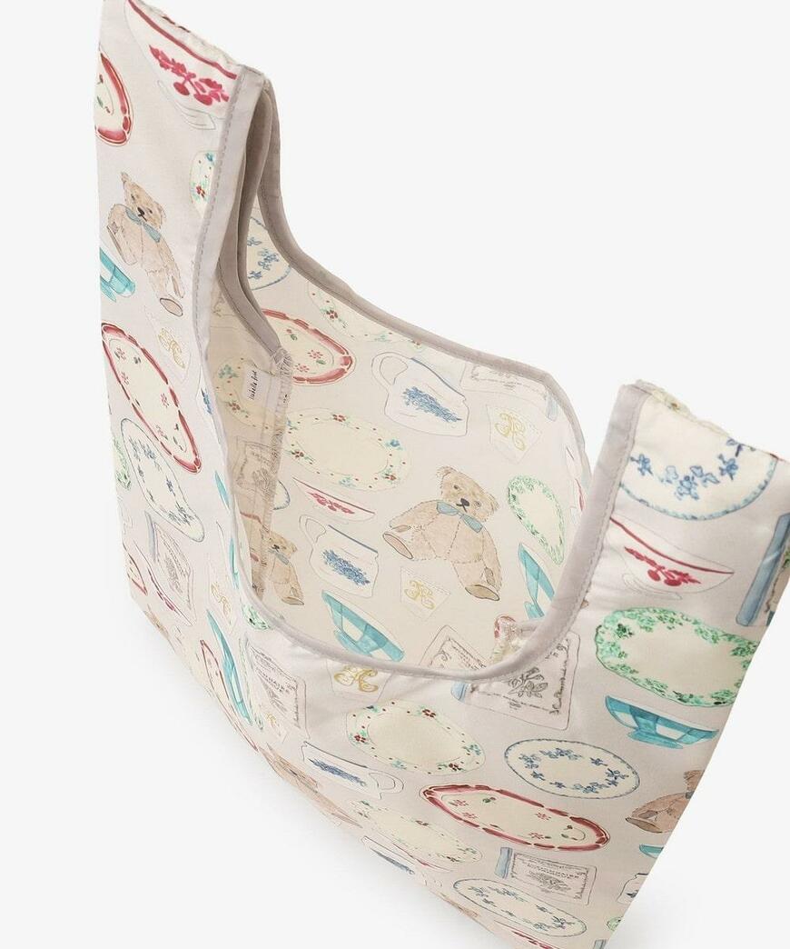 出所：アフタヌーンティー公式通販サイト くまポーチ付きショッピングバッグ