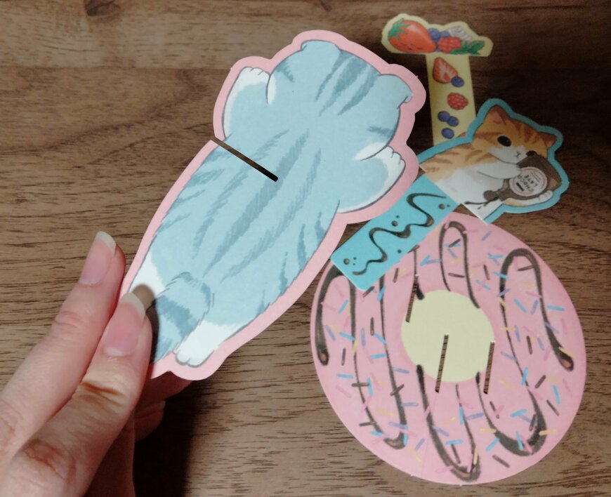 筆者撮影：ダイソー、ペーパー加湿器（円盤タイプ、ねこ）