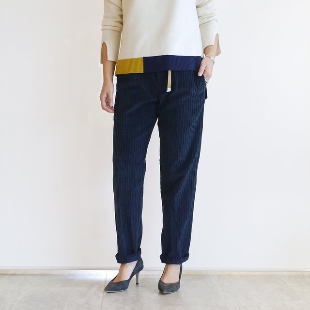 WHITE SAND - コーデュロイパンツ ¥28,080（税込）