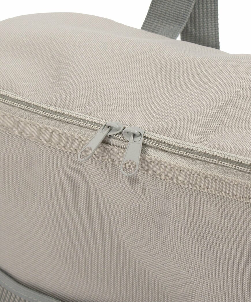 出所：3COINS公式　CAR保冷保温シートバックポケット