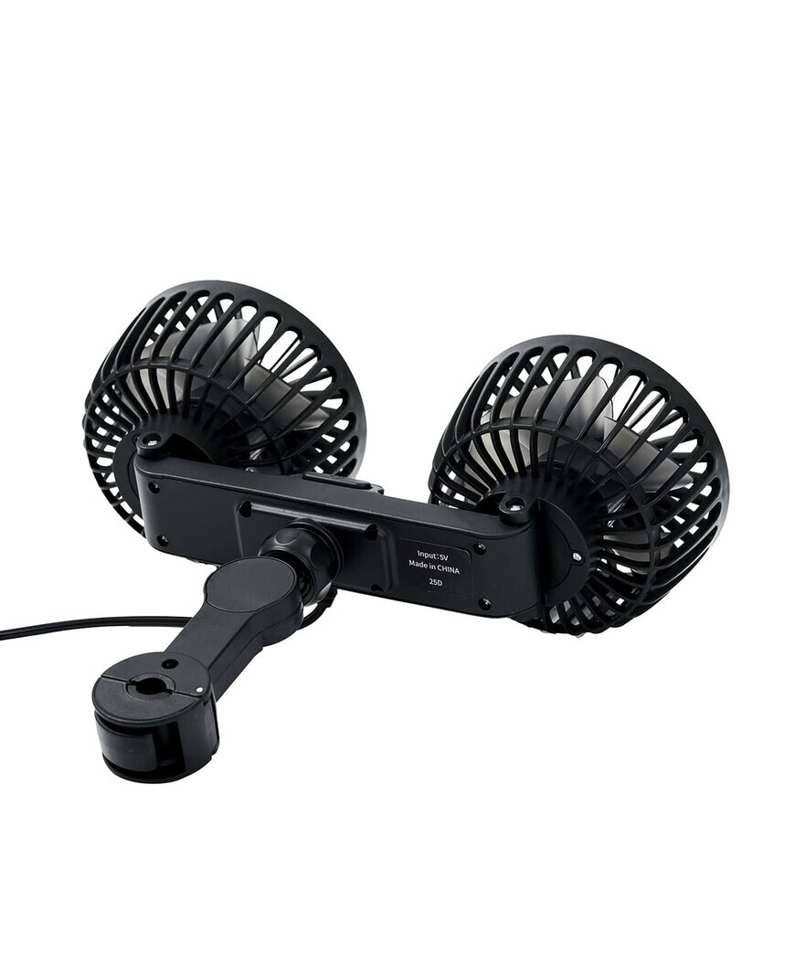 出所：3COINS公式　後席用ツインファンサーキュレーター