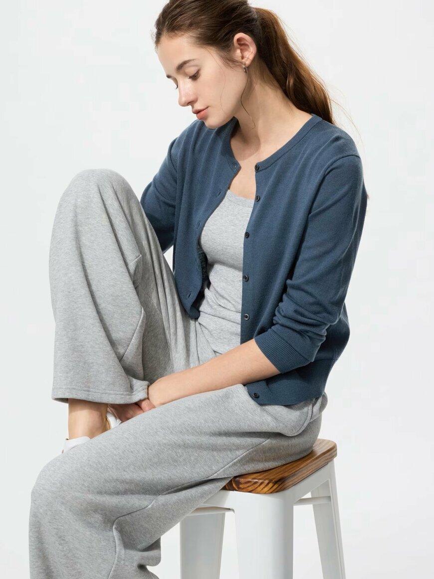 ユニクロ公式 メリノクルーネックカーディガンの画像