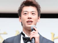 竹内涼真、金髪＆タキシード姿に「色気が爆発」「お似合いで素敵」ファンから絶賛の声相次ぐ