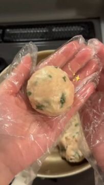 まさかの1食150円で完成！27歳会社員女性が作る「てりたまつくね弁当」が話題 包丁要らずの手軽さにも注目