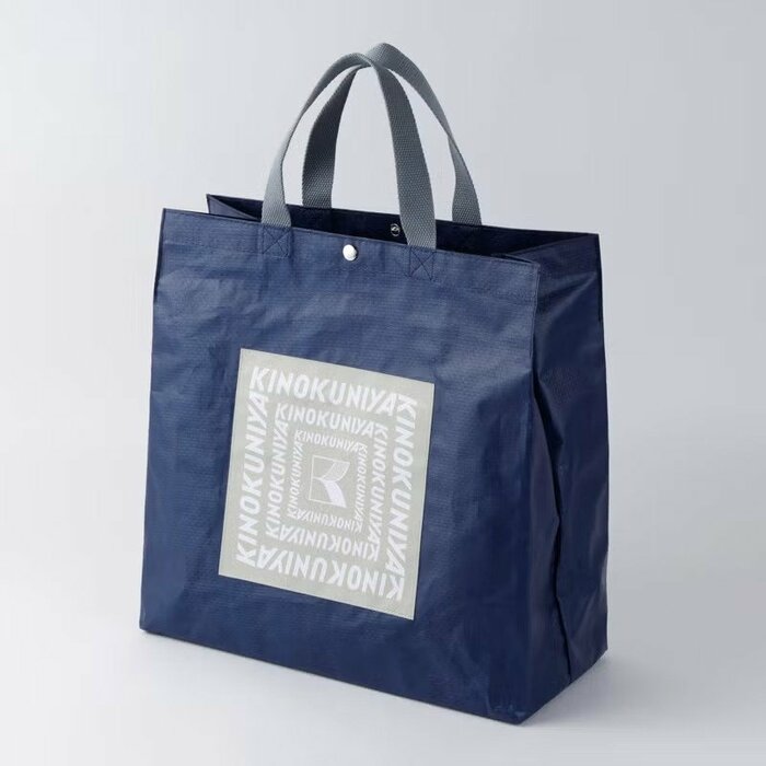 本体素材にポリエチレン、つまり「レジャーシート」と同じ素材を使用