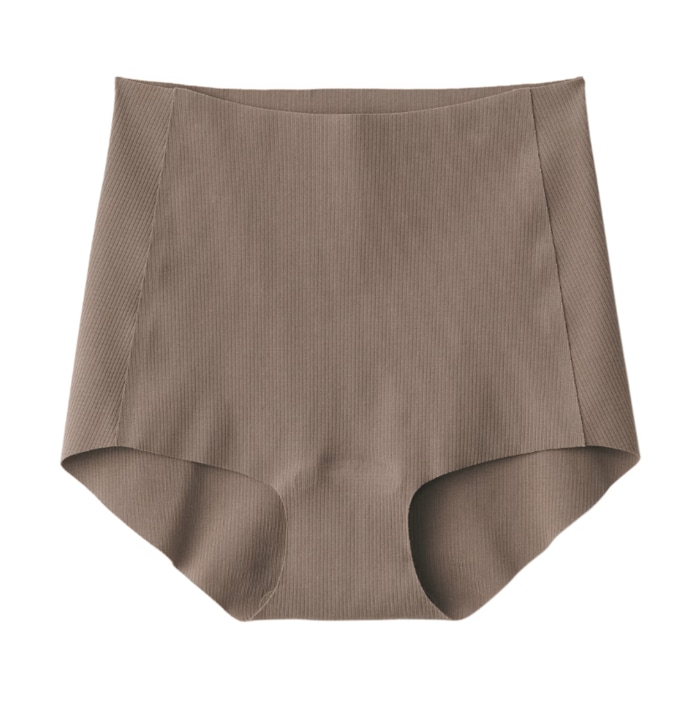 ウエストや足口にゴムが入っていないため、くいこみにくい