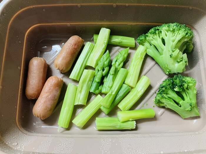 ウインナー、アスパラ、ブロッコリーを入れてみました
