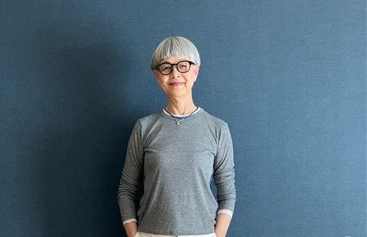 【70代マダム】UNIQLO×CONVERS「シンプル」極めるカジュアルコーデ。無駄がない大人コーデに絶賛の声