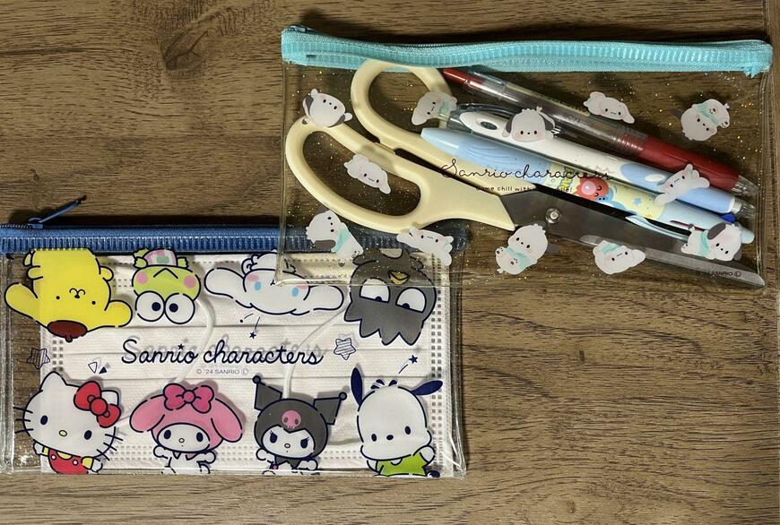 筆者撮影（ダイソー、ラメポーチM/X チルタイム・ラメポーチM/X ごっこあそび）