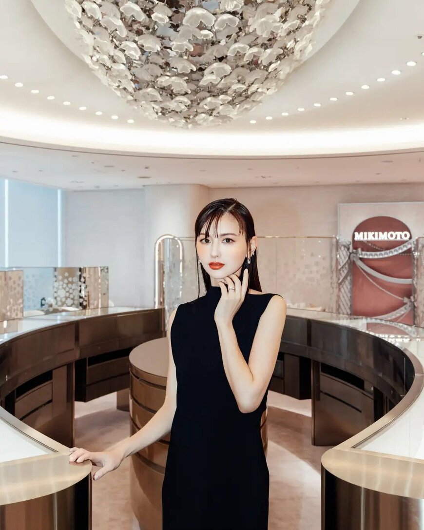 出所：株式会社ミキモト「2025年2月7日からブライダルフェア開催に先立ち、モデルの鈴木えみ、女優の堀田真由のビジュアルとスペシャルムービーを公開」