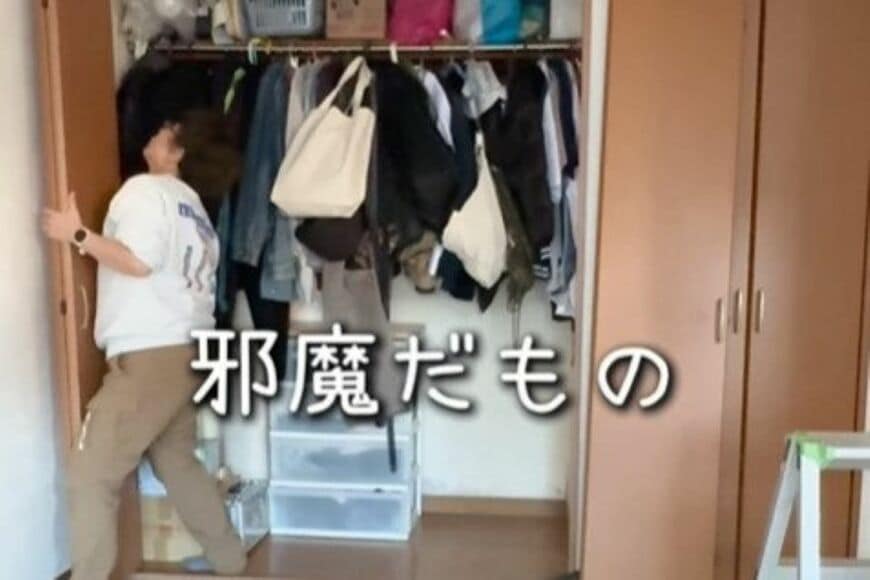 【家具DIY】再生回数100万回超え「突っ張り式の木材×端材」で作ったクローゼットが話題　「素敵すぎる」