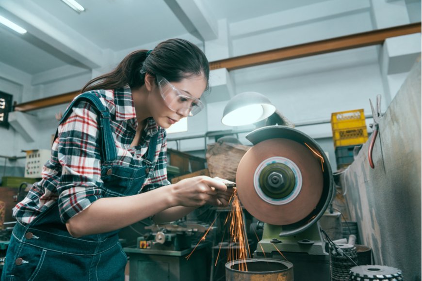 女性のフライス盤工の給料はどのくらいか