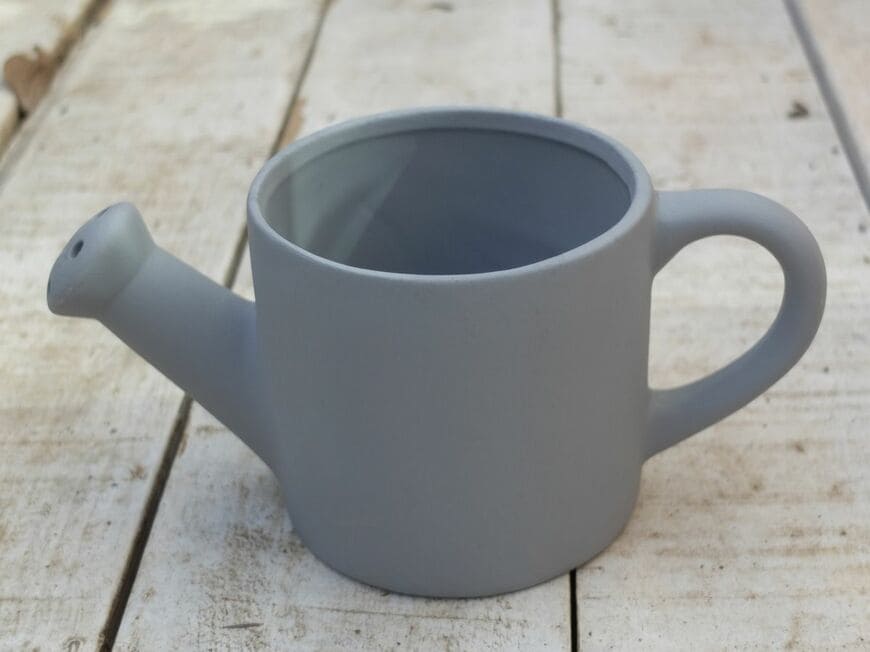 筆者撮影（スタンダードプロダクツ、ジョウロにもできる植木鉢（10cm））