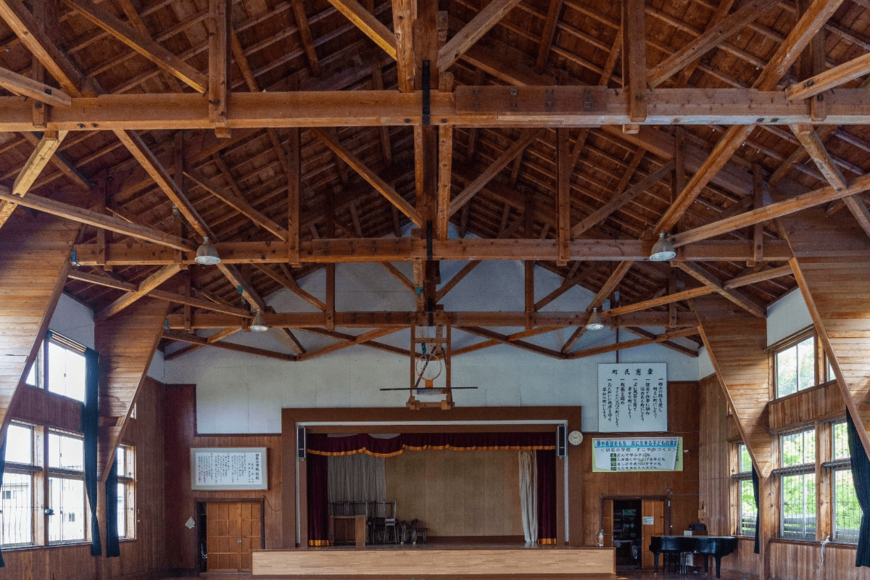 今年度中解体の秋田県・旧切石小学校　歴史と趣ある木造建築にSNSでは惜しむ声