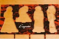 アクリルスタンドの「フレーム活用方法」に思わず二度見　想像の斜め上を行く発想に「天才だと思う」