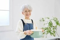 【専業主婦の年金】年金はいくらもらえるのか？「厚生年金に加入した期間があるケース」の年金額もシミュレーション