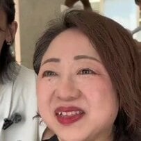 「娘から老けたよって言われて」と話す50歳の女性が、カットで刈り上げを活かした、かっこいいショートにスタイルチェンジ