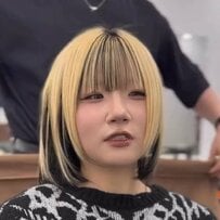 【大変身】顔まわりのラインを出したくない女性が「中性ウルフ」で大胆イメチェン！ハネのあるスタイルが素敵