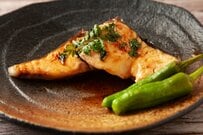 【70歳代の貯蓄】ふたり以上世帯の《平均・中央値》それぞれいくら？厚生年金・国民年金の平均・個人差にも着目