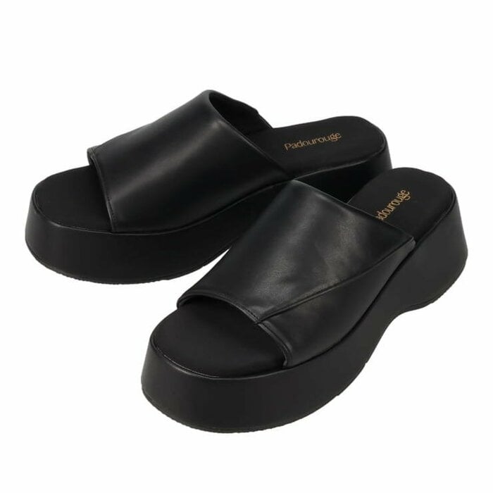 「冷感1枚甲サンダル(3080円)」