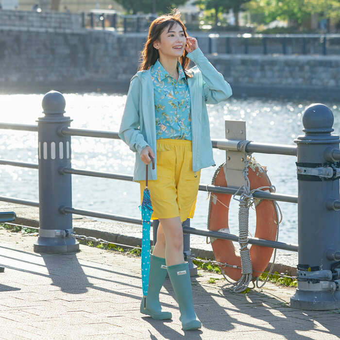 防水加工や耐滑機能も備わっているのでレジャーシーンにもぴったり