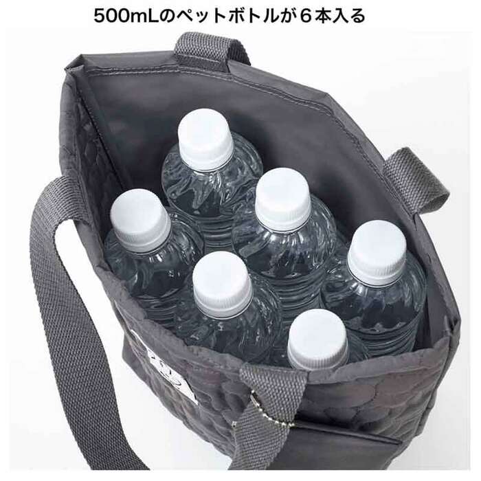 500mlのペットボトルが6本入る