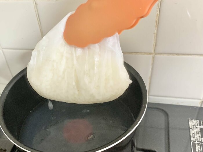 お米が水を吸ってずっしりと重くなっています!