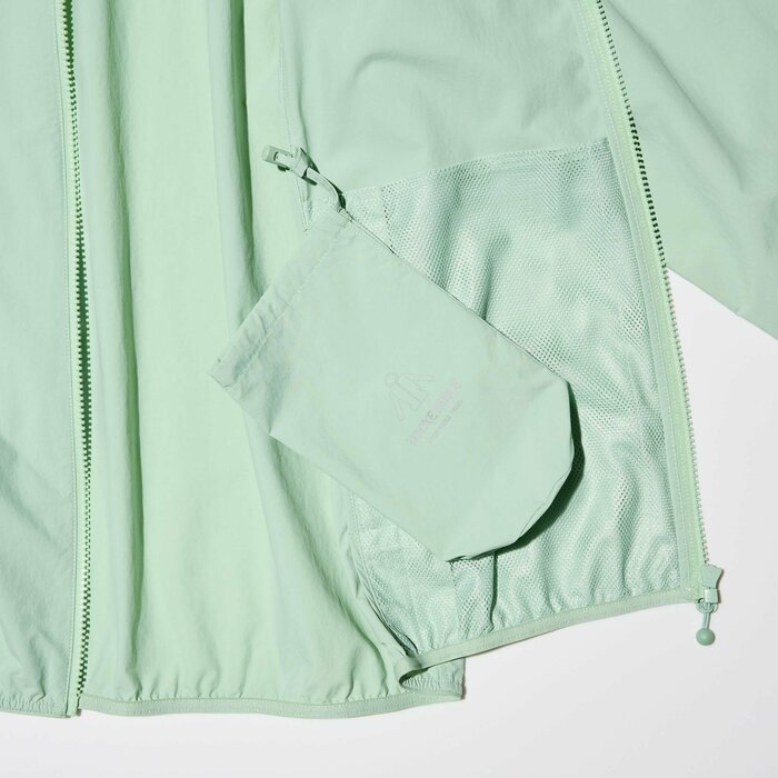 ユニクロ公式　ライトウェイトパーカ　