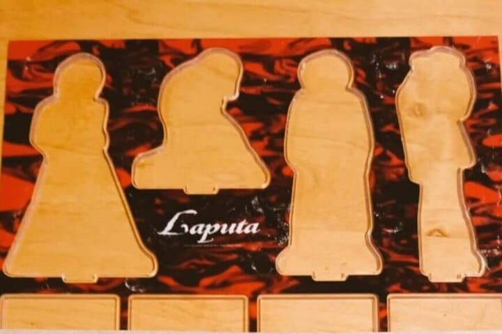 アクリルスタンドの「フレーム活用方法」に思わず二度見　想像の斜め上を行く発想に「天才だと思う」