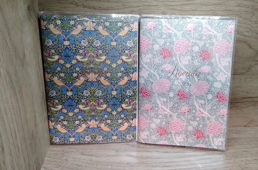 筆者撮影（セリア、B6 MONTHLY 2023）