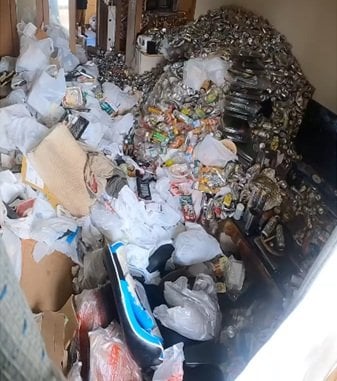 「綺麗になって良かったね」彼女ができて禁酒を決意した男性の“空き缶に埋め尽くされた部屋”→驚きの清潔空間に大変身！