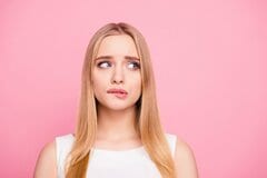 彼が月収100万円と言っていたのに、実は20万円でした…結婚すべき？別れるべき？