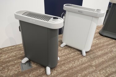 今話題の風が出ない暖房機デロンギ