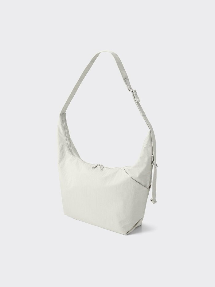 GU公式　ソフトナイロンクロスボディバッグ