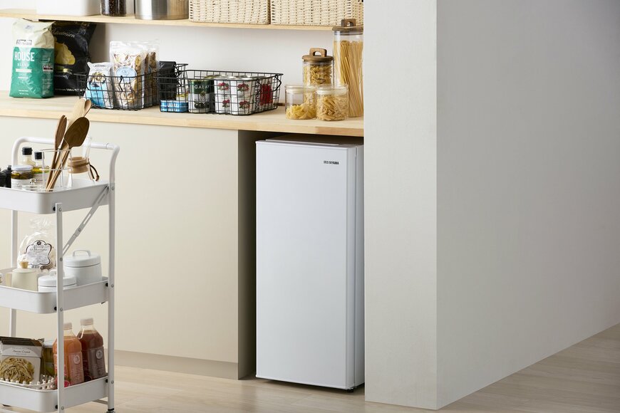 出所：アイリスオーヤマ株式会社　スリム冷凍庫 64L IUSN-S6A-W ホワイト