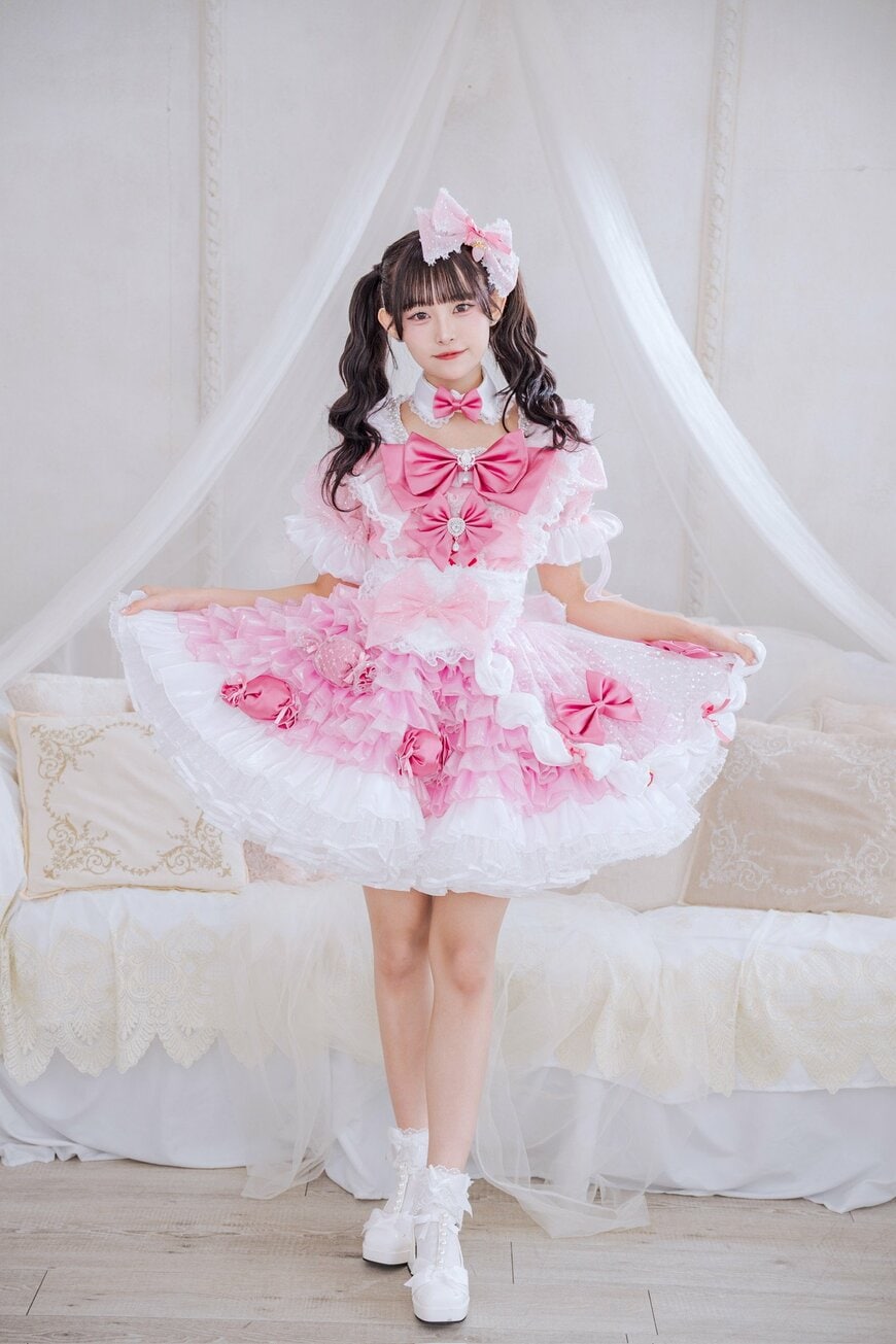 現役アイドルのモデル・如月桃花さんが着用