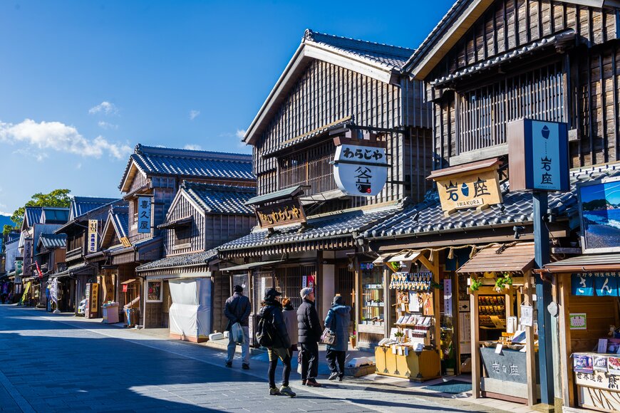 伊勢神宮内宮前に広がるおはらい町、おかげ横丁