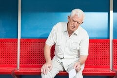 暴力・席取り、元気すぎる「暴走老人」の電車マナー
