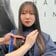 【雰囲気ガラリ】“30cm”バッサリカット！茶髪ロングヘア女性が…→軽やかな〈黒髪ミディアムヘア〉にスタイルチェンジ