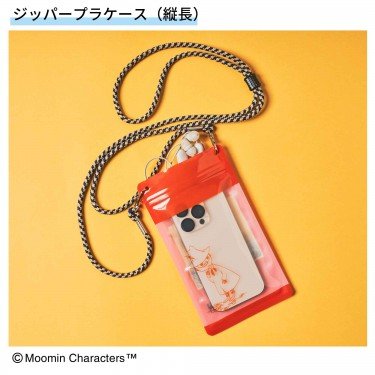 スマートフォンがすっぽり収まるサイズ感でスマホポーチとしても使用できます