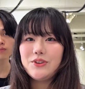 「縦が長いから」面長が気になる女性→プロのレイヤーカットで湿気でも広がりにくい「ひし形ボブ」に！