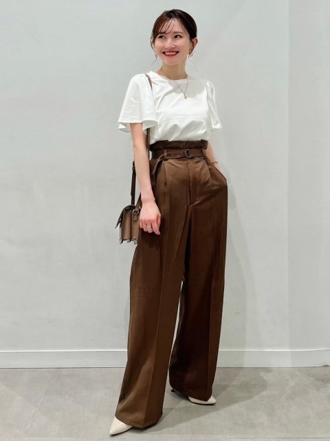 出所：GU公式 ベルト付きハイウエストタックパンツZ