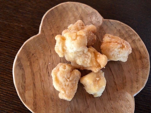 カルディ『いぶりがっこ味オカキ』中身（筆者撮影）