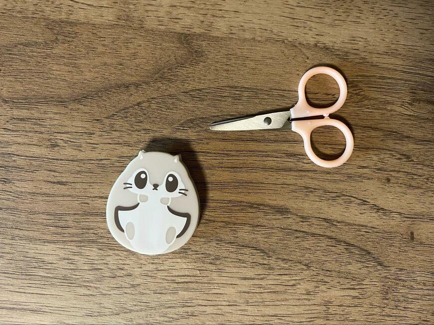 セリア、エゾモモンガ マグネット付き ミニハサミの画像