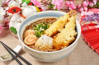 年越しそばはいつ食べる？由来やタイミング、各地域の縁起の良い具材を紹介